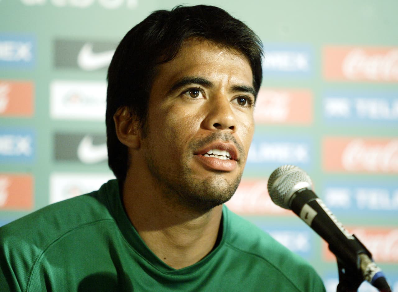 Campeón en México con el América y de Alemania con el Stuttgart. Su apodo nació también en los Juegos Olímpicos de Atlanta ‘96.