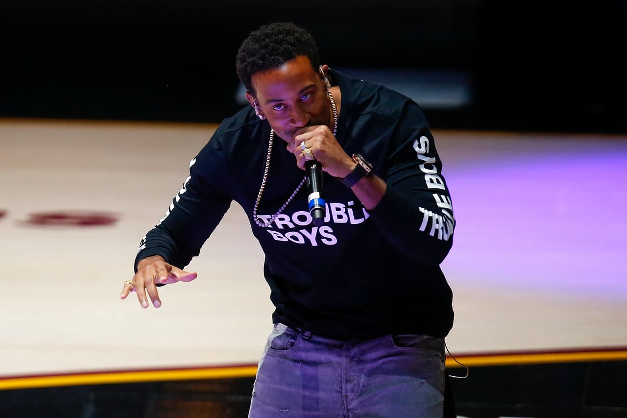 Lil' Jon y Ludacris prendieron la fiesta ante los 26562 espectadores en el Quicken Loans Arena de Cleveland, donde los fanáticos disfrutaron del espectáculo en la jornada del título de los Warriors.