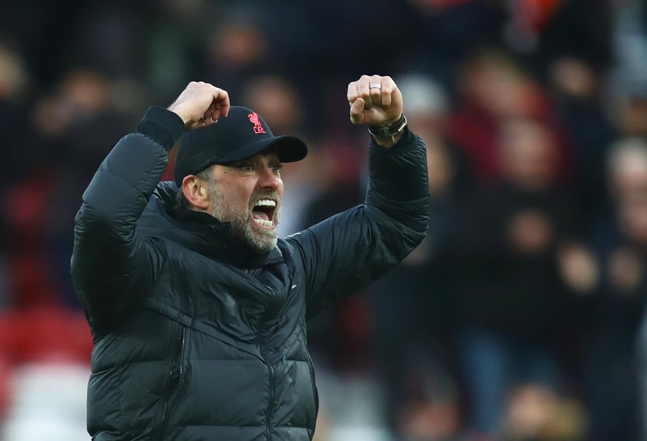 Liverpool se reencontró con el triunfo tras tres encuentros de sequía y golea al Brentford (3-0) para quedarse ya con el segundo puesto de la Premier League. Fabinho Tavares, Alex Oxlade-Chamberlain y Takumi Minamino fueron los que le dieron el triunfo a los ‘Reds’.