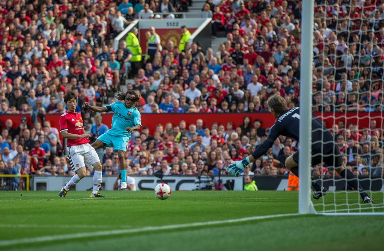 El holandés Edgar Davids permanece siendo un todoterreno aún después de su retiro.