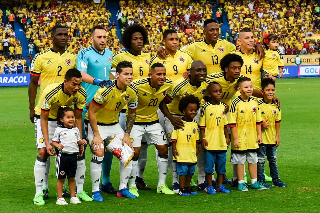 El once inicial que utilizó Colombia ante Bolivia: David Ospina; Juan Cuadrado, Yerry Mina, Cristian Zapata, Pablo Armero; Carlos Sánchez, Matheus Uribe, Macnelly Torres, James Rodríguez; Carlos Bacca, Luis Muriel.