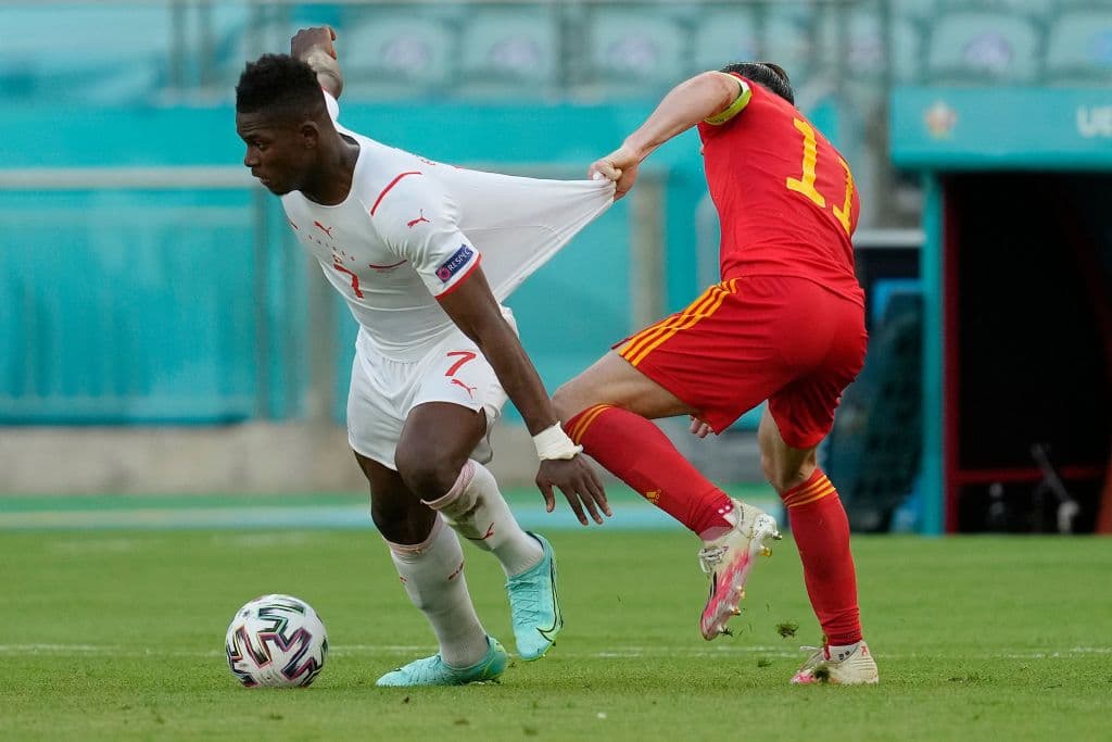 Las anotaciones de Breel Embolo y Kieffer Moore nos regalan el primer empate del torneo entre Suiza y Gales.