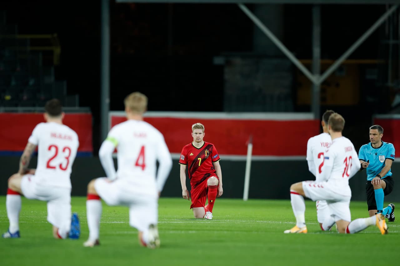 Bélgica derrota 4-2 a Dinamarca en encuentro muy emocionante y sigue en la lucha del título de la UEFA Nations League. Tielemans fue autor del primer gol, mientras que Romelu Lukaku se encargo de realizar un doblete y Kevin de Bruine anotó a los úlitmos minutos del encuentro. Courtois realizó autogol y Jonas Older Wind anotó el único gol para Dinamarca.