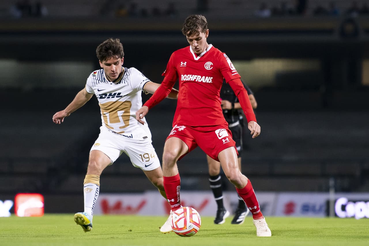 Pumas UNAM empata ante Deportivo Toluca en el Estadio de Ciudad Universitaria dentro de la Copa Sky y con los goles de Carlos González y Juan Dinenno se anota por primera vez en el torneo de pretemporada.