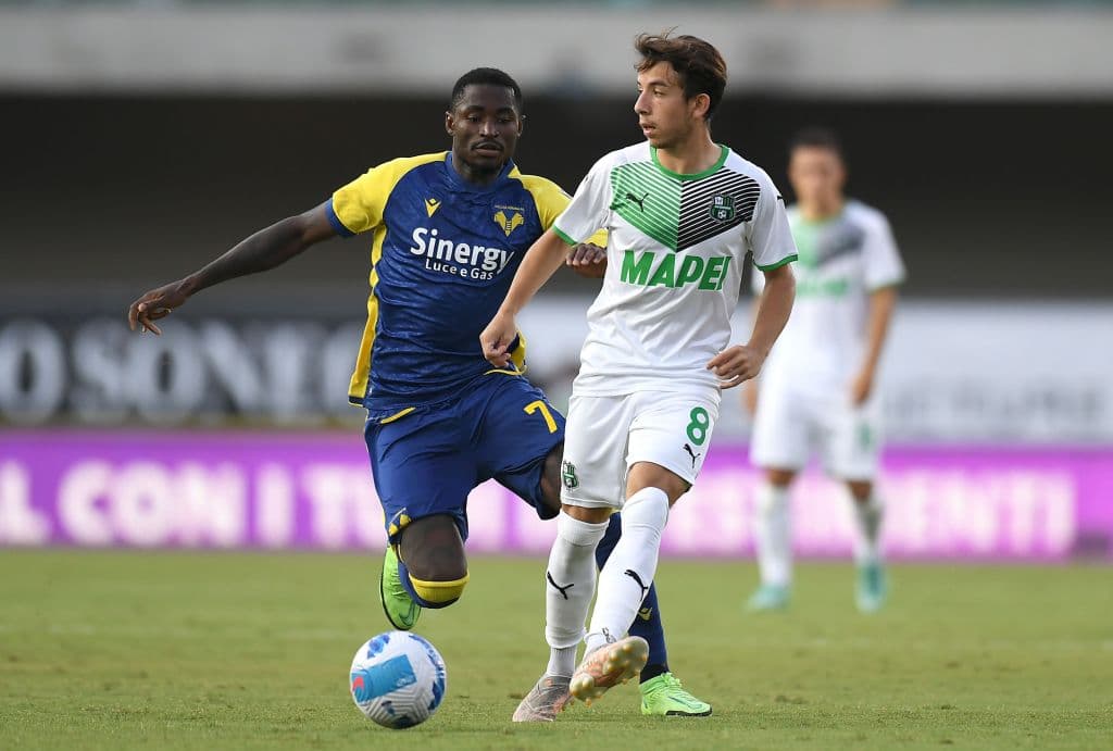 Sassuolo no se deja intimidar por lo locales y vencen 2-3 al Hellas Verona.