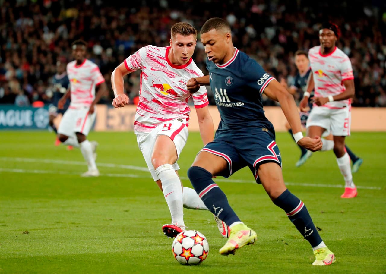 Barcelona se impone sobre el RB Leipzig 3-2 con doblete de Lionel Messi (67', 74') y gol de Kylian Mbappé (9'), mientras que para la escuadra alemana, fueron André Silva (28') y Nordi Mukiele (57') quienes sumaron anotaciones en el Parque de los Príncipes.