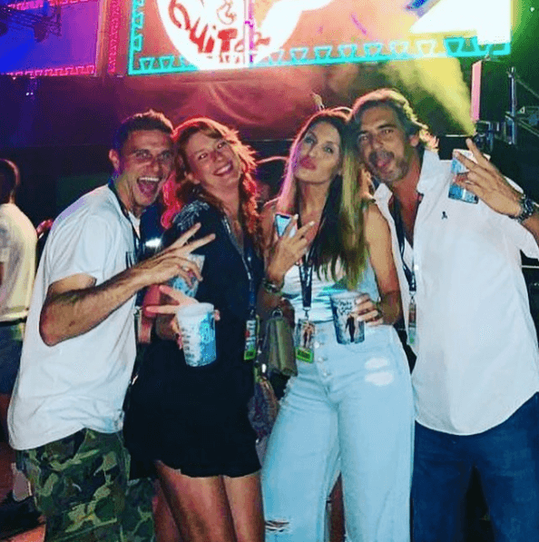 Joaquín lo pasa a lo grande en Sevilla. Estuvo en el concieroto de Alejandro Sanz en el Benito Villamarín.