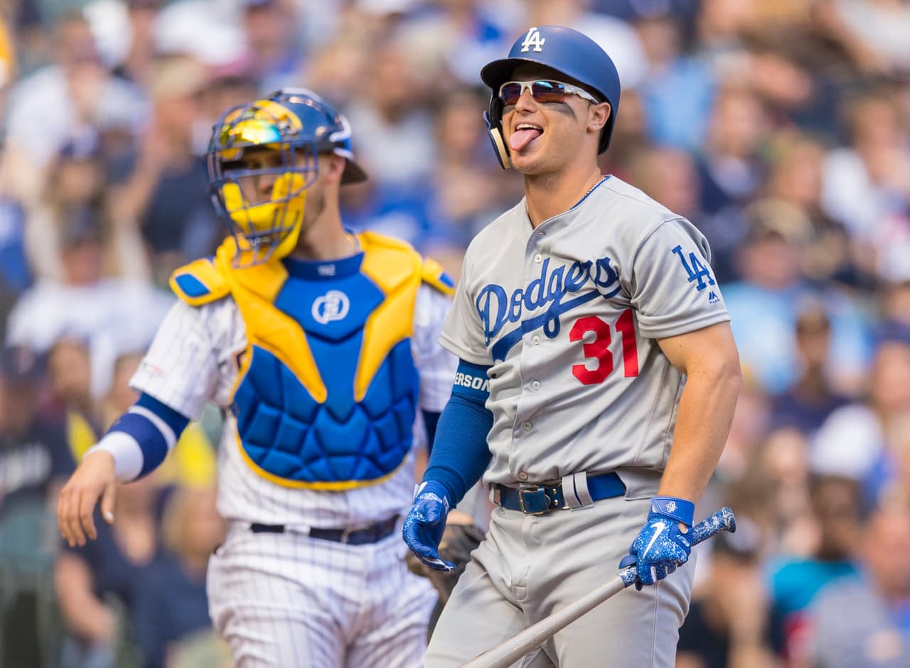 La ofensiva de los californianos se secó durante varios innings y vieron cómo se iba acercando Milwaukee hasta empatar la pizarra. Los campeones de la Liga Nacional dejaron ocho en las almohadillas.