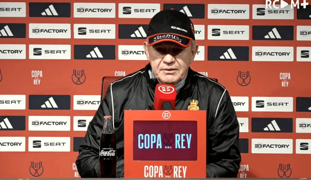 Javier Aguirre ve como ejemplo a su rival en Cuartos de Copa del Rey