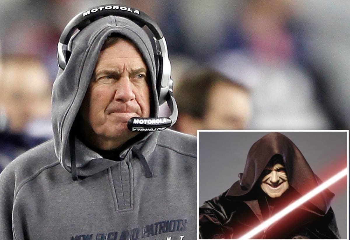 Bill Belichick como el emperador Palpatine: Aparte de que portan sudaderas similares, ambos tienen antecedentes similares. Palpatine fue el último canciller de la República Galáctica (que habría sido la carrera de los Patriots en el Super Bowl XXXVI), y luego el primer emperador del Imperio Galáctico (que bien podrían ser los Patriots en el Super Bowl XLIX).