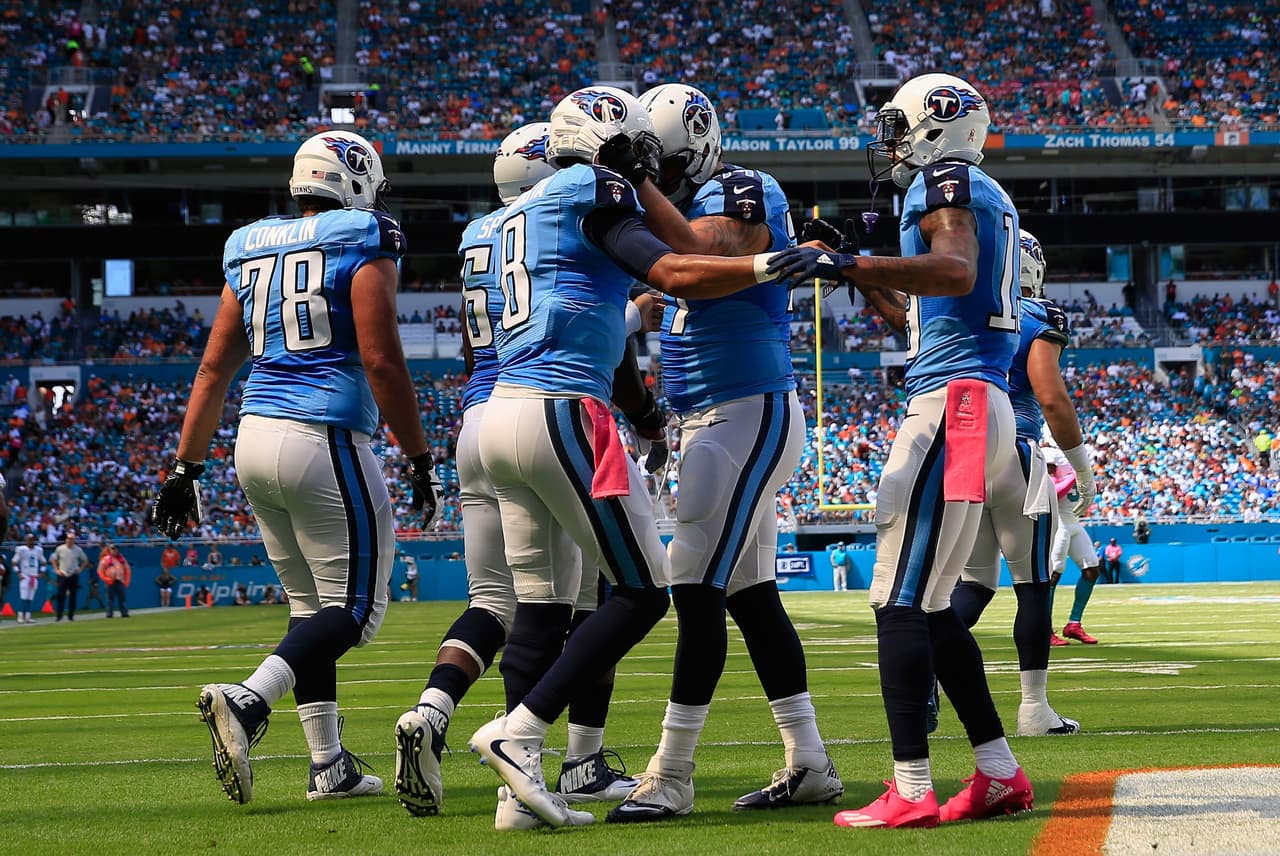 Como visitantes, los Titans vencieron 30-17 a unos Dolphins que terminaron abucheados