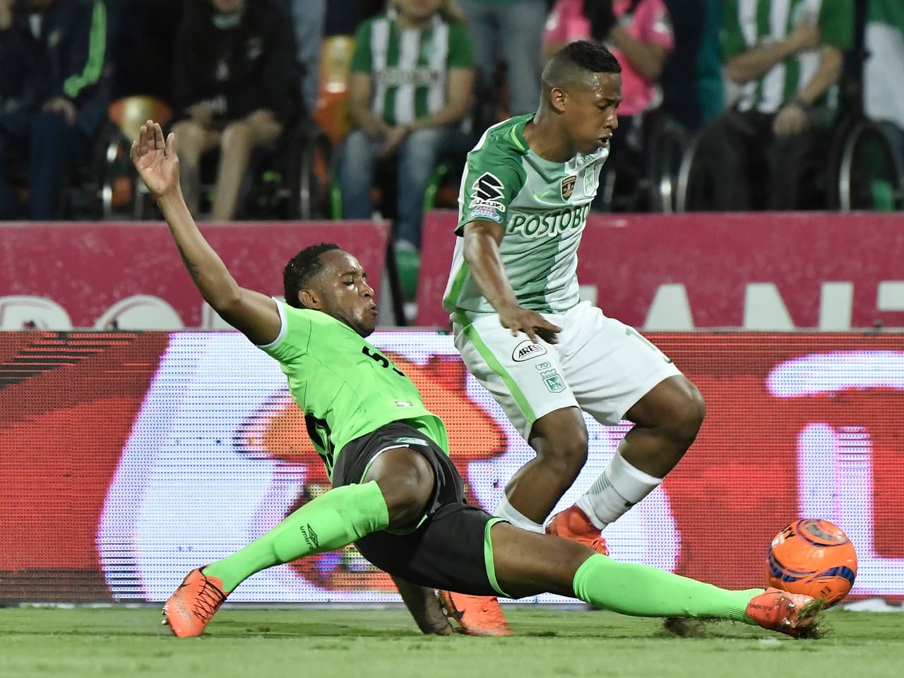 Este jugador de 25 años, 1.68 metros de estatura y manejo de balón con la pierna izquierda, se caracteriza por ser muy capaz en la gambeta y para dejar rivales en el camino, al igual que Darwin.