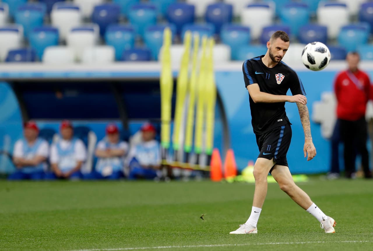 El mediocampista del Internazionale de Milán, Marcelo Brozovic, es un joven jugador talentoso que con su estatura y vigor físico puede complicar el tránsito del balón de los albicelestes.