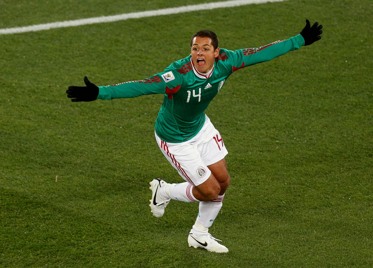 <b>Un dato curioso con sus goles</b>
<br>- Cuando el mexicano ha marcado su último gol con cinco de los seis clubes, el resultado acabó en victoria para su equipo.
<br>- Con Chivas, Manchester United, Real Madrid, Bayer Leverkusen y Sevilla, ‘Chicharito’ anotó su último gol y, al mismo tiempo, su escuadra ganó.