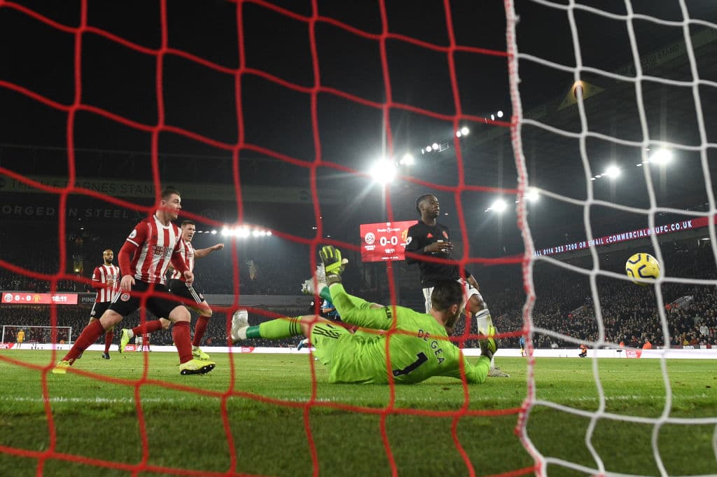 El Manchester United le remontó dos goles al Sheffield, pero los locales empataron 3-3 en el último minuto del partido.