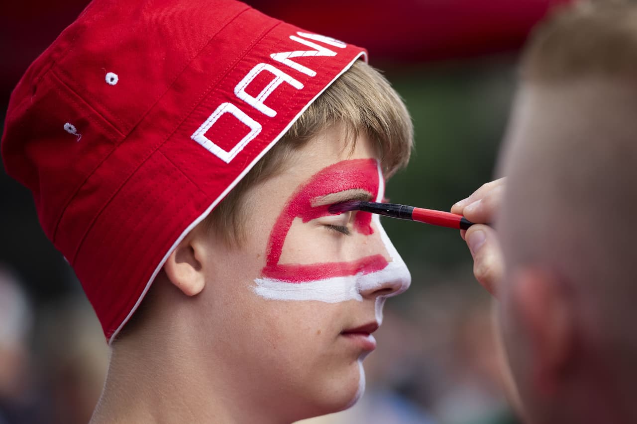 Las aficiones de México y Dinamarca conviven en Copenague previo al último ensayo de ambas selecciones antes de sus debuts en la Copa del Mundo Rusia 2018.