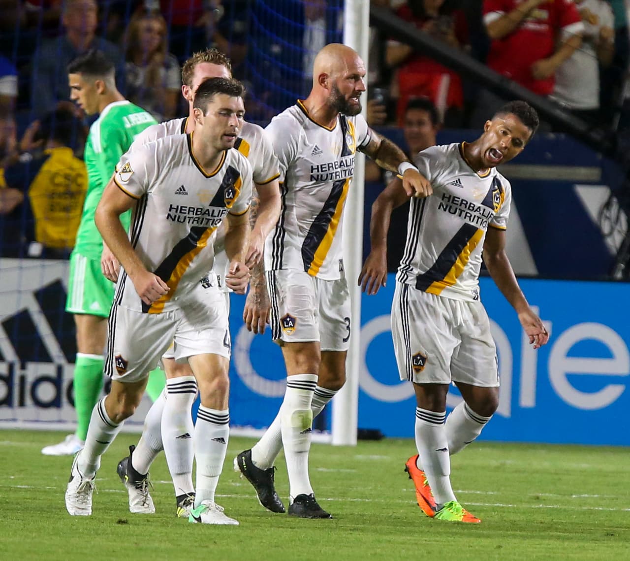 El club estadounidense Los Angeles Galaxy, que tiene en sus filas a los mexicanos Jonathan y Giovani dos Santos, es el equipo más poderoso del continente en el puesto 14.