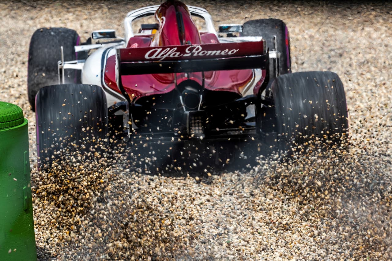 Uno de los pilotos que tuvo problemas fue el Sauber del sueco Marcus Ericsson, que saldrá en el puesto 13, al lado de Lewis Hamilton.