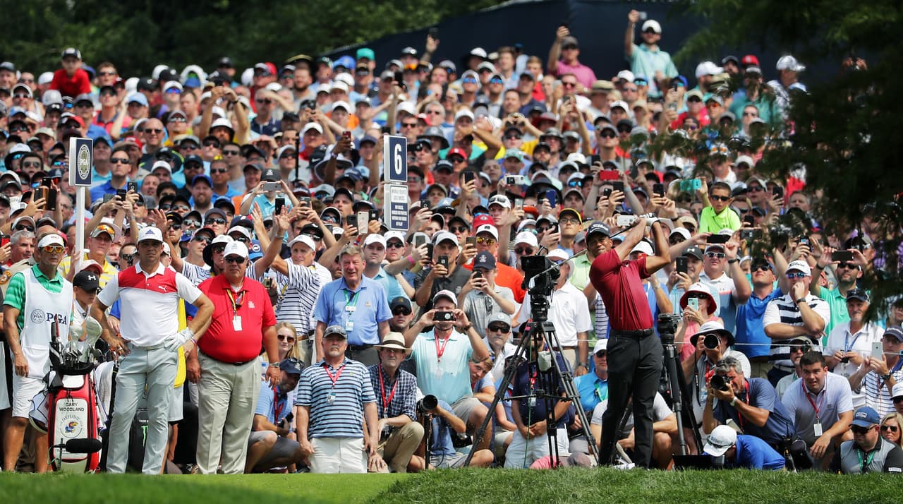 Woods finalizó en el segundo lugar, a dos golpes de Brooks Koepka.