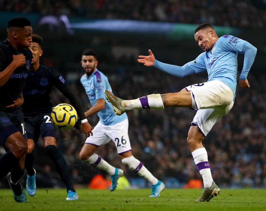 Con doblete de Gabriel Jesús, el City vence 2-1 al Everton, Richarlison descontó para los Toffes. Los Citizens conservan el tercer lugar de la Premier.