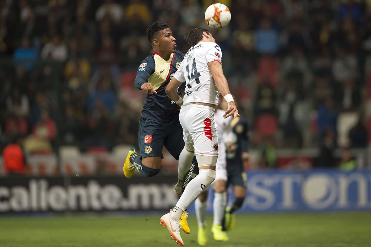 Al minuto 16 el chileno Bryan Carraasco (en la foto) descontó para Veracruz con un tiro penal.