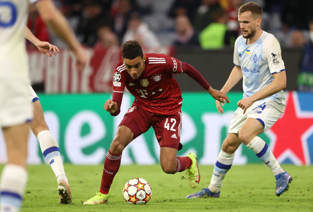 Con dos goles de Robert Lewandowski, Bayern golea en casa 5-0 al Dynamo de Kyiv.