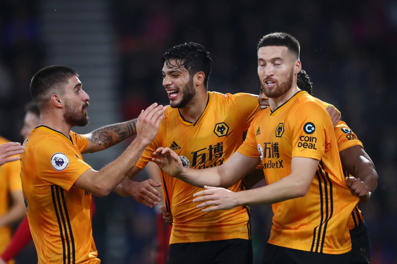 Moutinho (21’) abrió el marcador para los Wolves y Jiménez (31’) marcó el 2-0. Cook (59’) marcó el descuento.