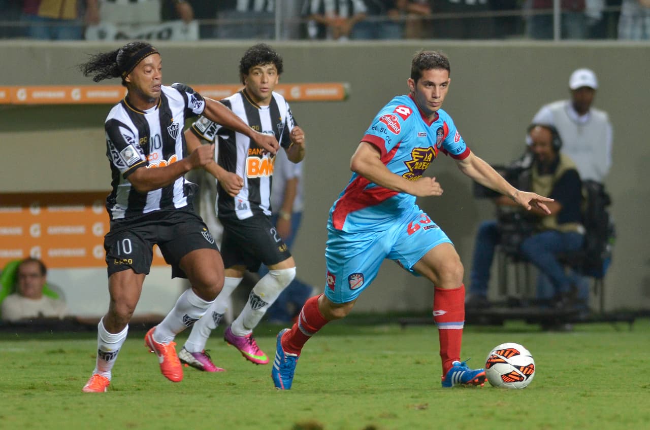 En 2013, fue una de las figuras de Arsenal en Copa Libertadores y en el torneo, lo que lo hizo uno de los favoritos en el equipo. Allí estuvo hasta 2015.