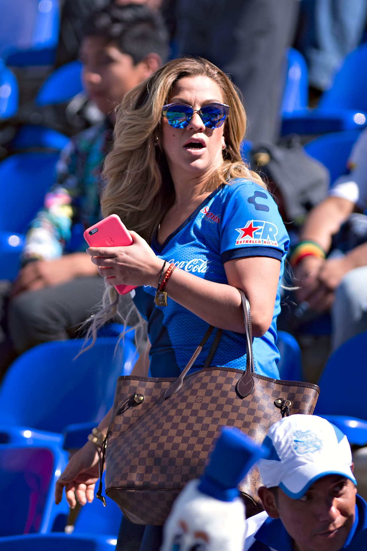 El colorido de la afición en la Jornada 15