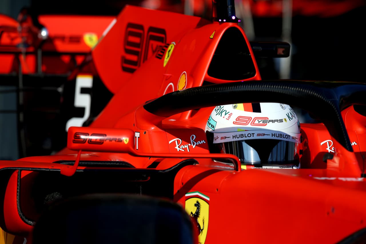 El tercero fue Sebastian Vettel, el único que estuvo cerca de los Mercedes con un tiempo de 1:21.190.