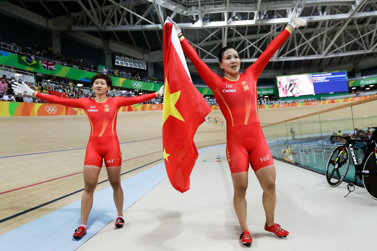 China se lleva oro en la prueba de pista de ciclismo femenil