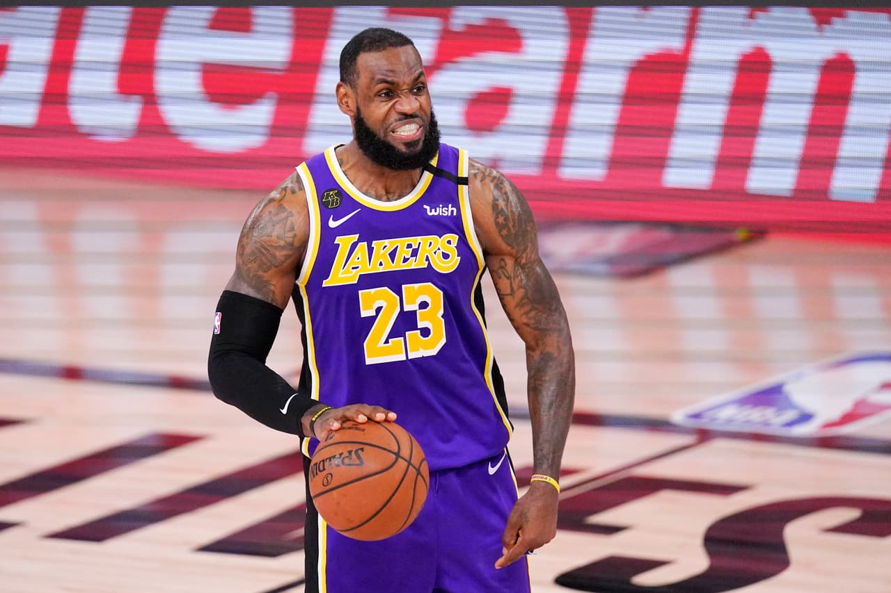 Los Denver Nuggets empataron llegaron a igualar el marcador en el tercer cuarto, pero no fue suficiente. LeBron James anotó 38 puntos y Anthony Davis se mandó con 27; fueron los máximos anotadores del juego.