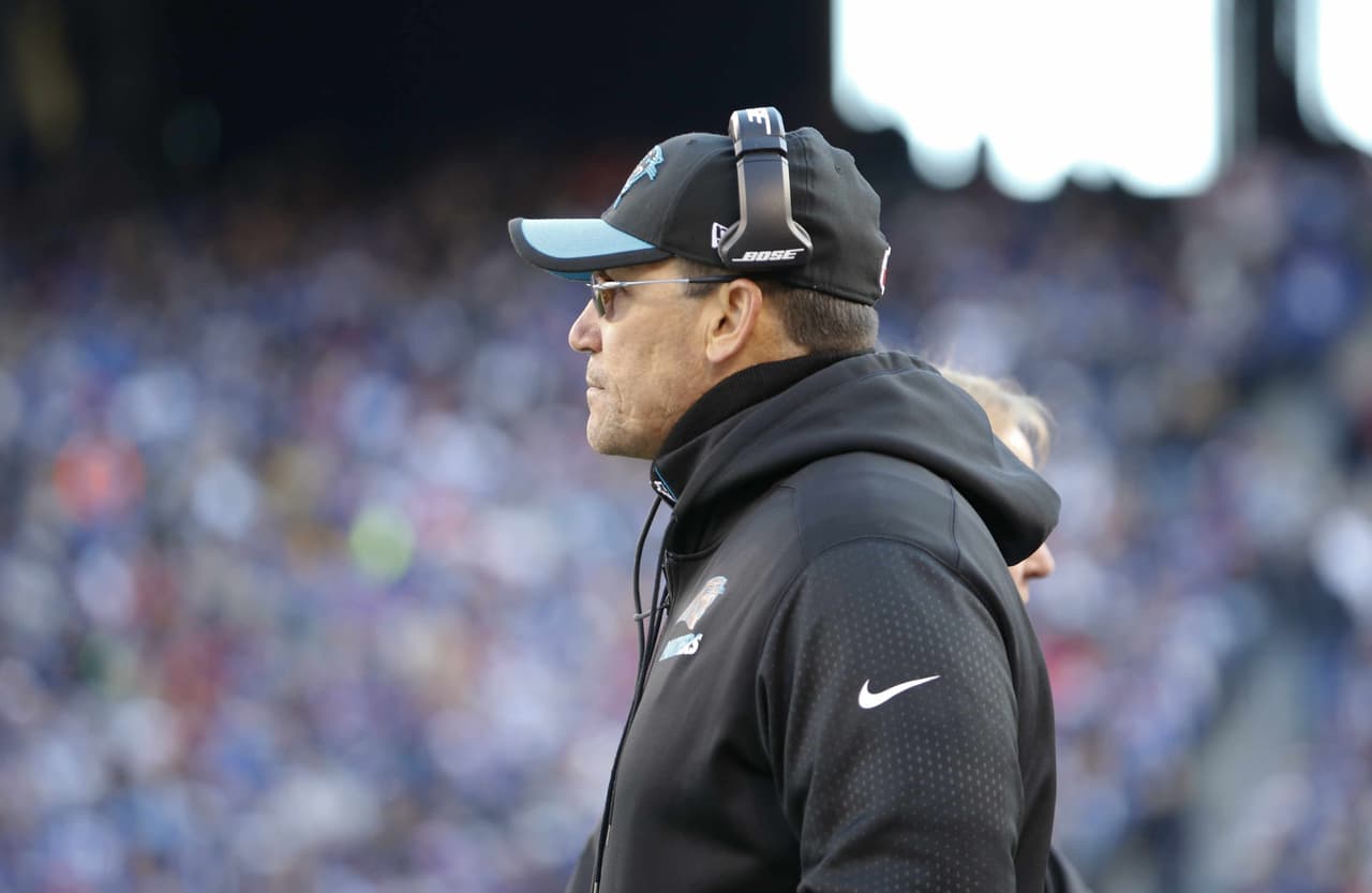 Ron Rivera: los jugadores saben que no deben llevar bates en el campo de juego