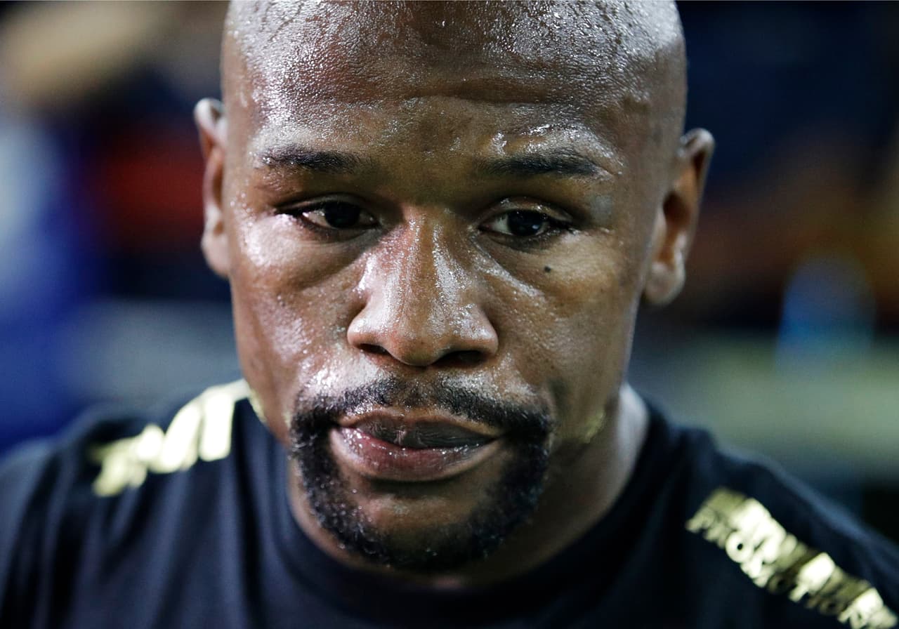 Menos llamativo, Mayweather también tiene en la actualidad barba, a pesar de que no es precisamente algo que lo identifique. Él se ha encargado de robarse las miradas con otras excentricidades.
