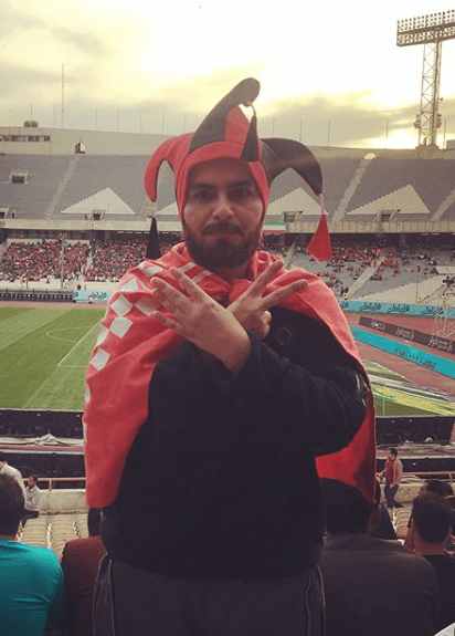 En fechas anteriores el equipo de las valientes jóvenes ya se había quedado con el título, pero este partido era especial porque darían la vuelta olímpica y compartirían al trofeo con su afición.