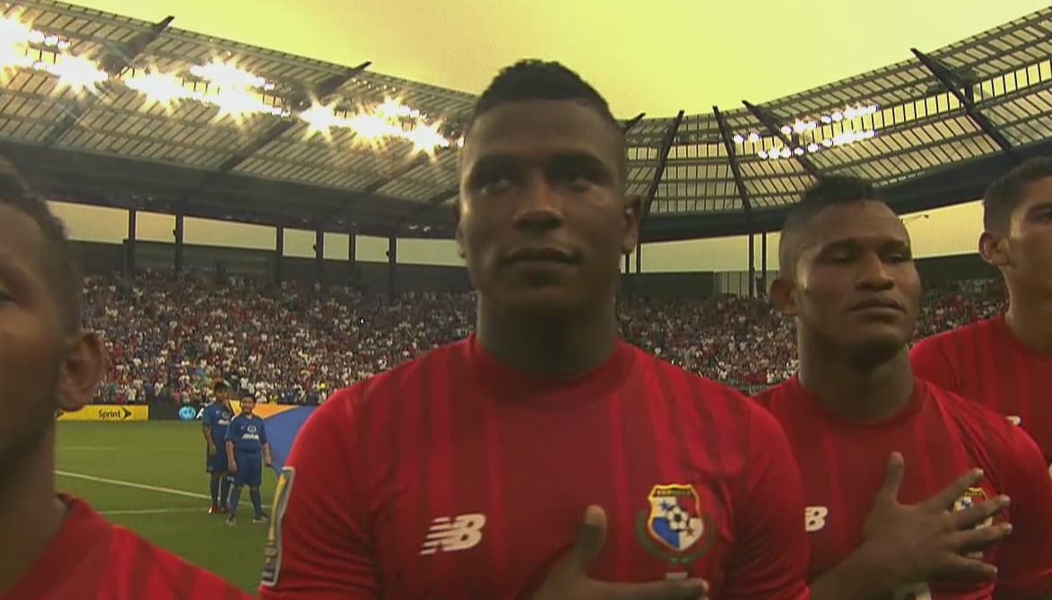 Gabriel Gómez: Mucha lucha y entrega por parte del mediocampista pero le faltó dar el pase de calidad para los delanteros y probar al arco de frente. Calificación: 7.