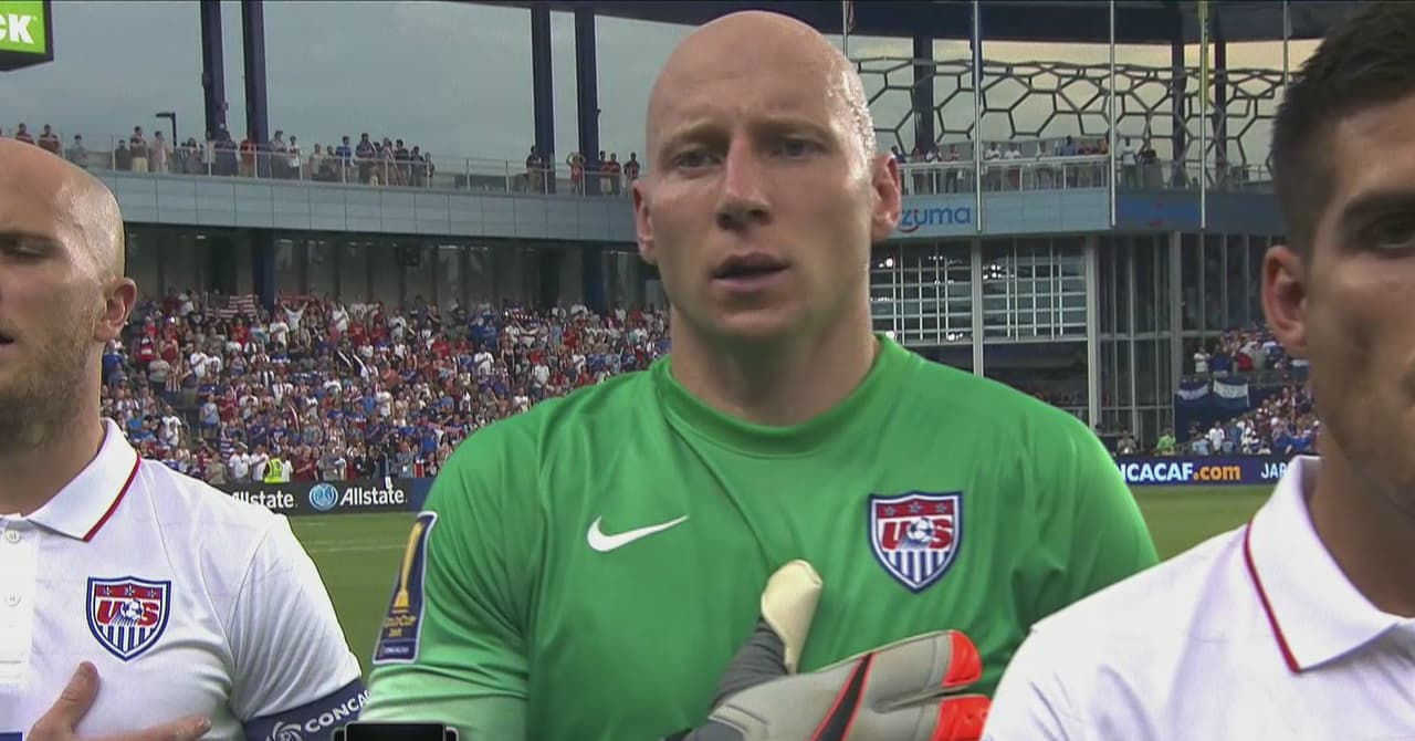 Brad Guzan: El guardameta de EEUU tuvo un partido destacado con varias atajadas trascendentales para mantener el empate en el marcador. Calificación: 8.