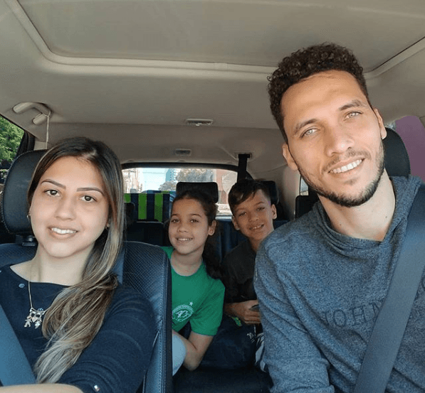 De hecho, con 33 años, es probable que decida dejar el fútbol de manera definitiva y dedicarse 100% a su familia, su mayor motivación en todo el duro proceso de recuperación.