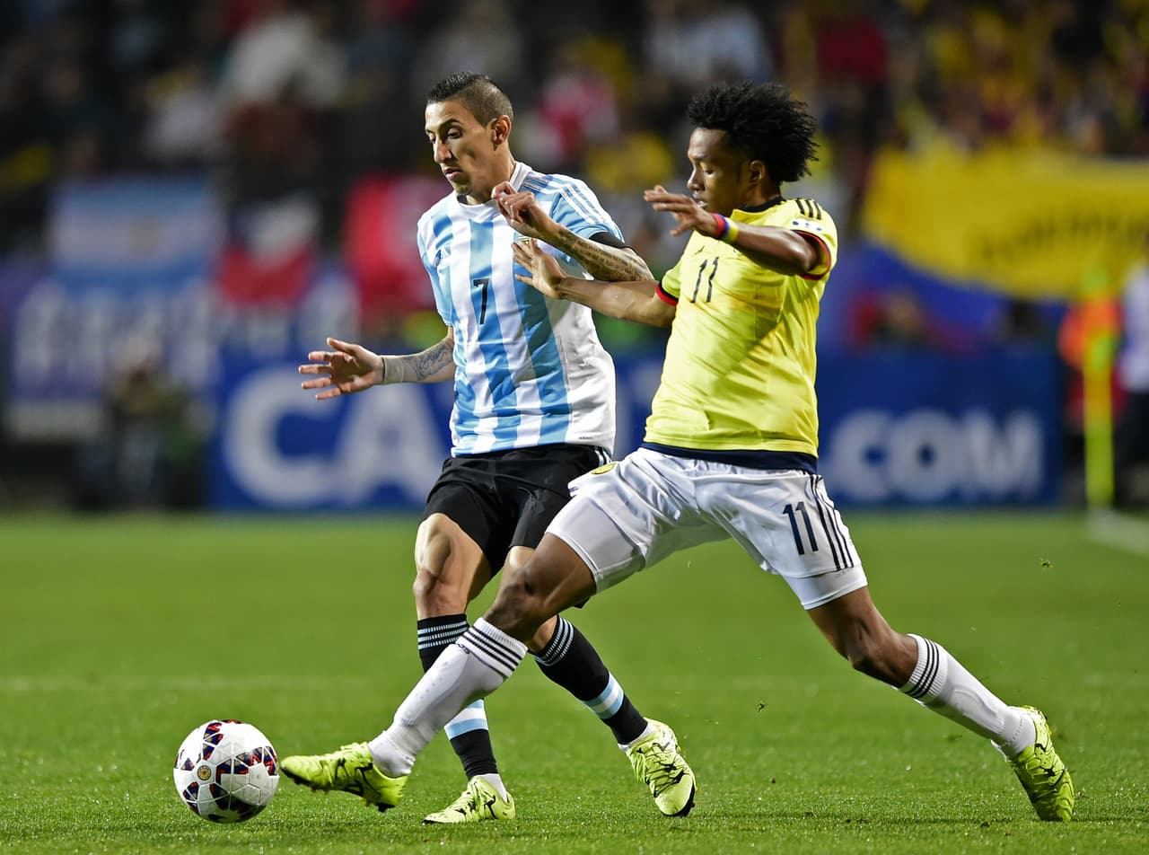 Juan Cuadrado y Di María sostuvieron un mano a mano por las bandas.