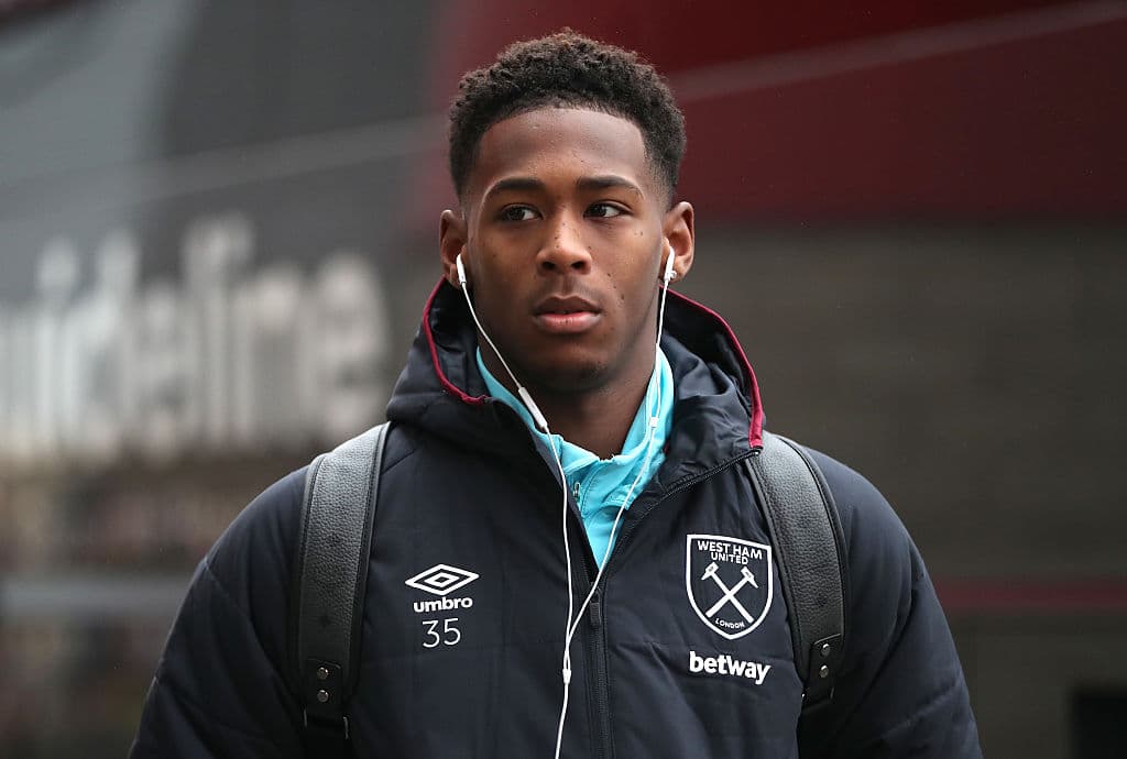 Reece Oxford, de 19 años, también volvió de préstamo a Borussia Monchengaldbach. Es un defensa central.