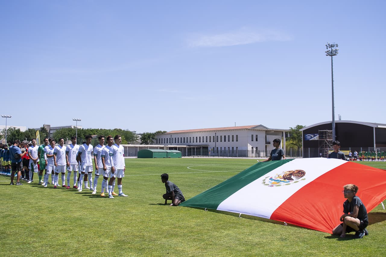 México venció a Colombia con goles de Santiago Muñoz y Efraín Álvarez para quedarse con el tercer lugar del torneo Maurice Revello.