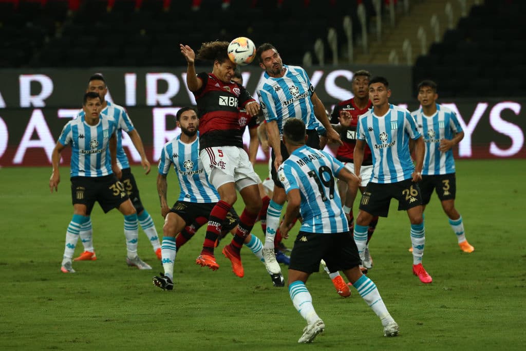 Flamengo se deja anotar en en casa y el empate 1-1 le da el pase a Racing gracias al gol de visitante.