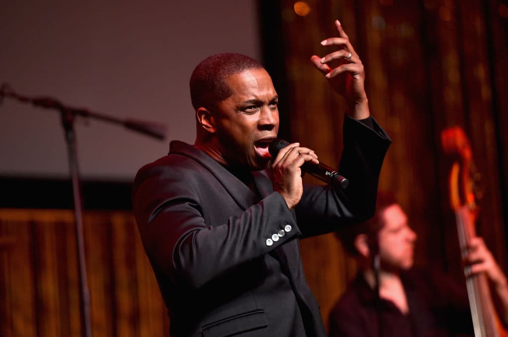 Se encuentra en la categoría de Mejor Actor de Reparto por su papel de Sam Cooke en ‘One Night in Miami’, así como Mejor Canción Original titulada ‘Speak Now’.