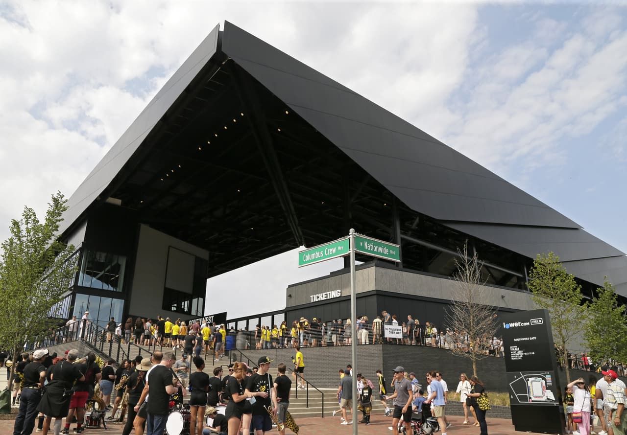 Los ángulos de su estructura identifican al Lower.com Field, el nuevo hogar de Columbus Crew SC, un estadio capaz de albergar a 20.300 espectadores.
<br>