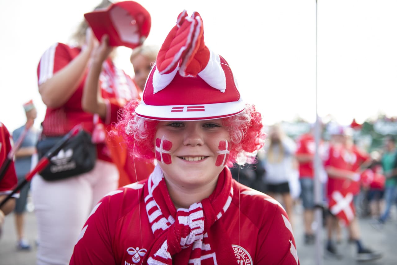 Las aficiones de México y Dinamarca conviven en Copenague previo al último ensayo de ambas selecciones antes de sus debuts en la Copa del Mundo Rusia 2018.