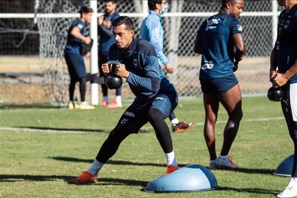 Funes Mori entrena con Rayados tras sufrir asalto en su casa