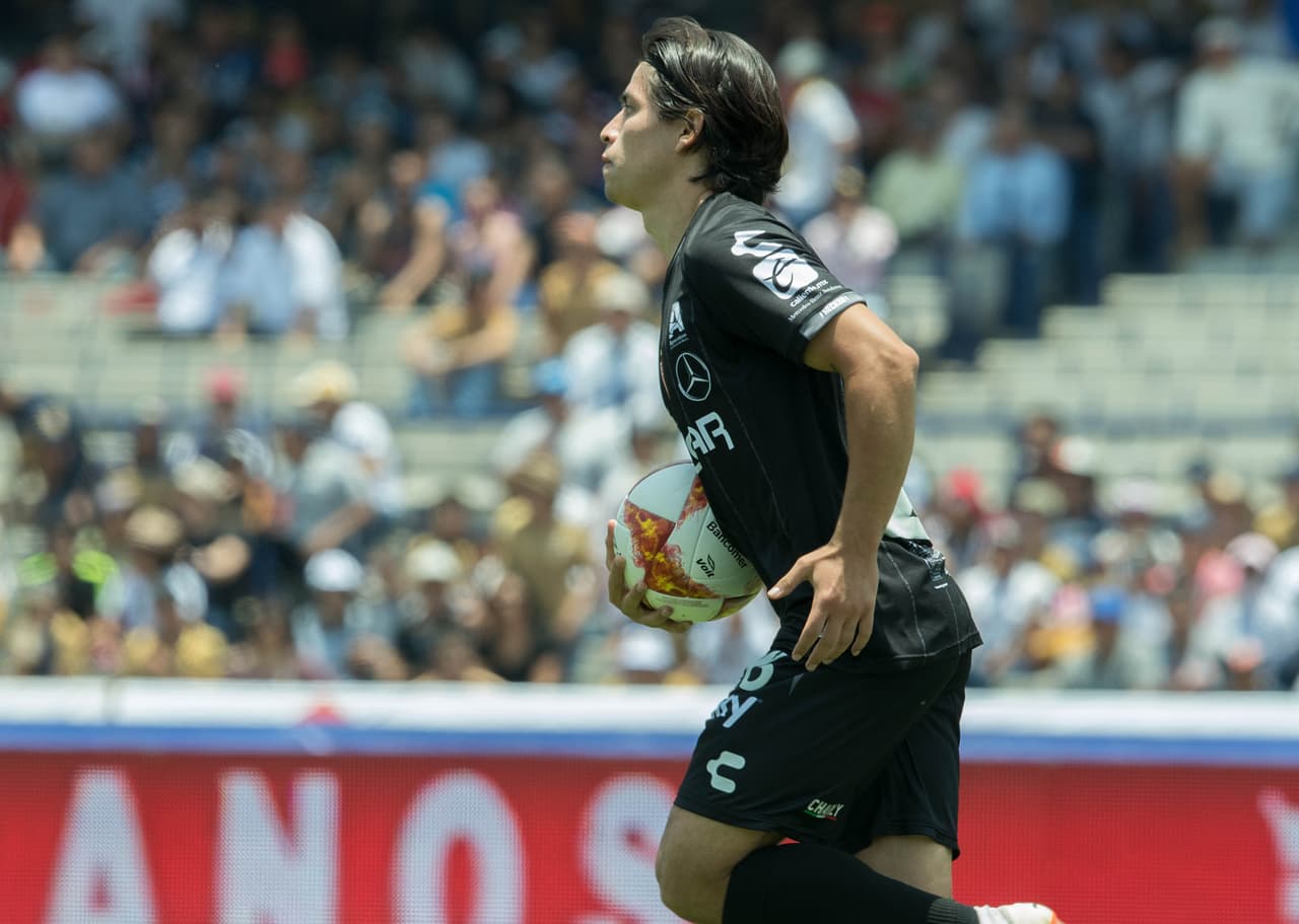 El chileno Víctor Dávila aportó en ofensiva en la victoria de Necaxa 1-0 contra Lobos BUAP y de a poco demuestra cualidades con las que se quiere consolidar como goleador y revelación de Liga MX.