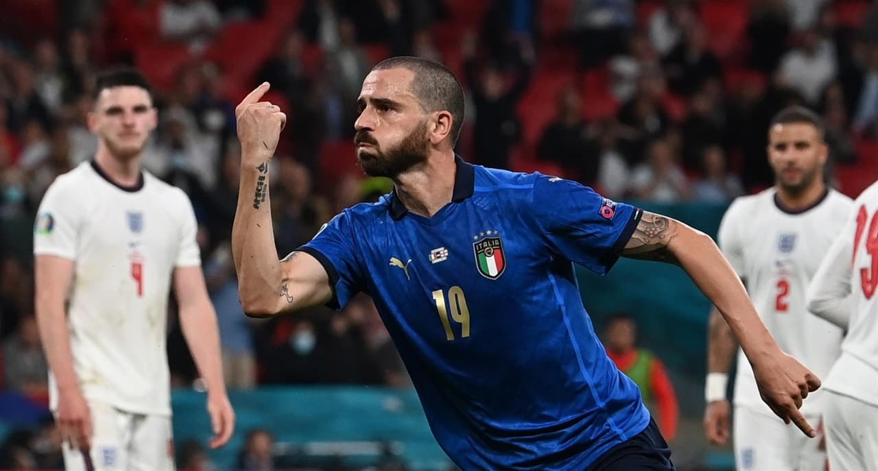 Italia es campeón indiscutible de Europa y se lleva la copa a casa. Luke Shaw abrió el marcador al minuto 2’ del encuentro y en el minuto 67, Leonardo Bonucci se encargó de igualar el marcador, ya en tiempos extra no pudieron pasar del 1-1 y, en tanda de penales, el equipo inglés no supo definir y la ‘Squadra Azzurra’ se corona en Wembley.