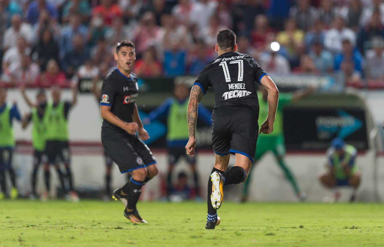 Felipe Mora y Édgar Méndez pueden formar una dupla temible.