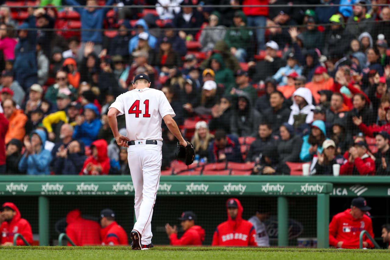 Chris Sale (0-5) wprolonga su miserable inicio de temporada al cargar con su quinta derrota de la campaña a cambio de ninguna victoria.